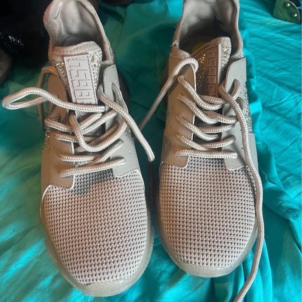 Steve Madden Tan Lace-Up Sneakers
